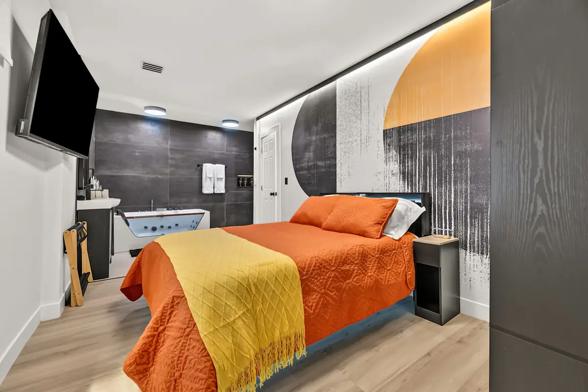Elara bedroom with jacuzzi view