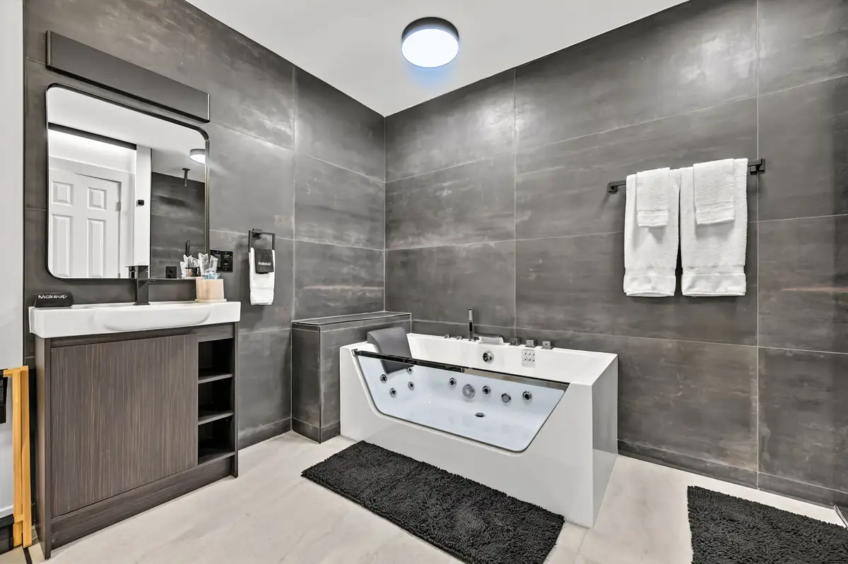 Elara primary bathroom with jacuzzi tub