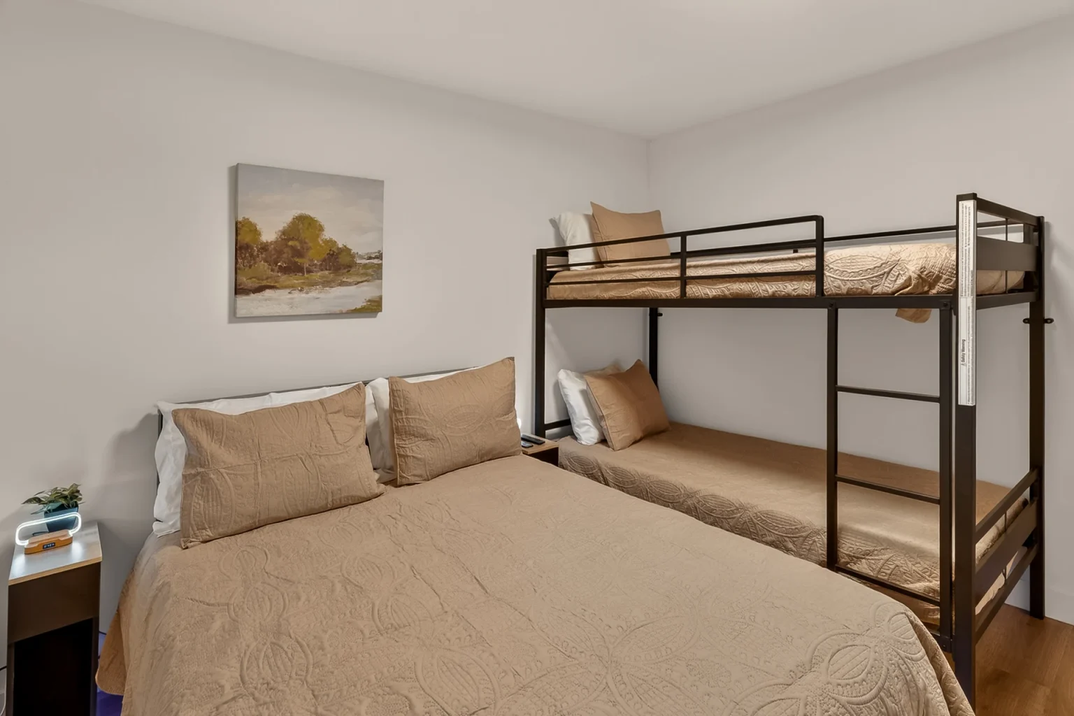 Avena bedroom with bunk beds