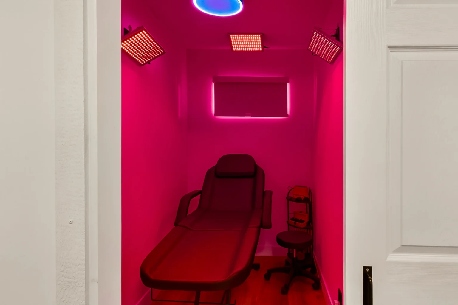 Avena red light therapy room