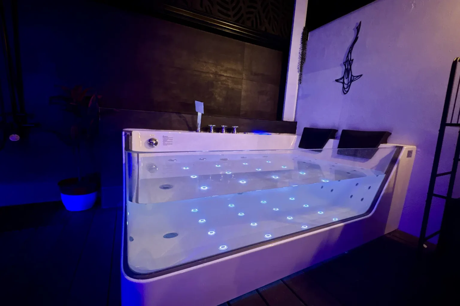 Crescendo private jacuzzi at night