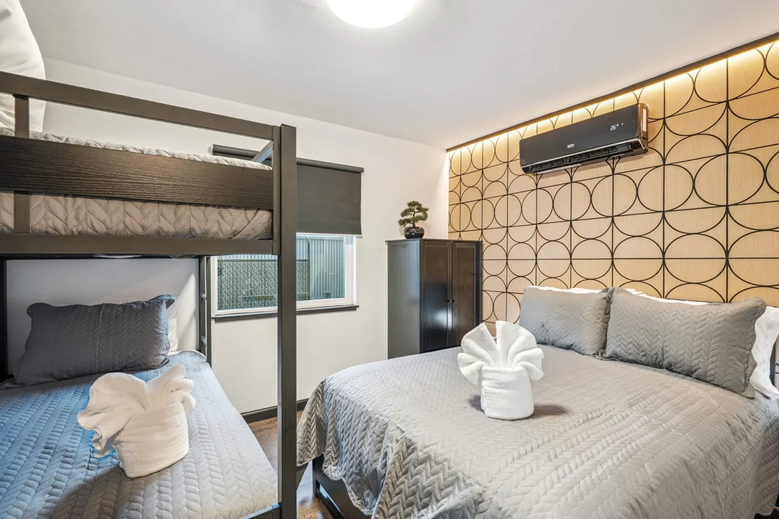 Crescendo family bedroom with bunk beds