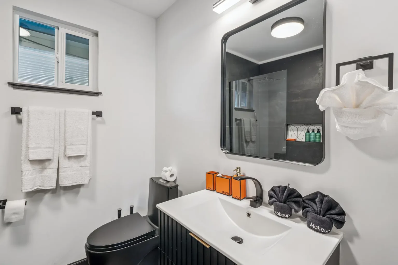 Crescendo modern bathroom