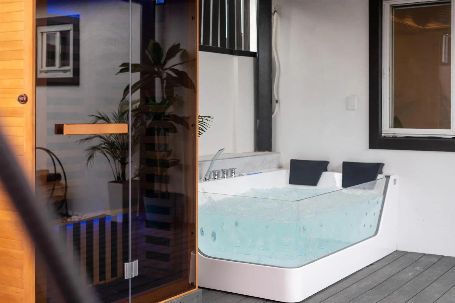 Euphoria private jacuzzi and infrared sauna